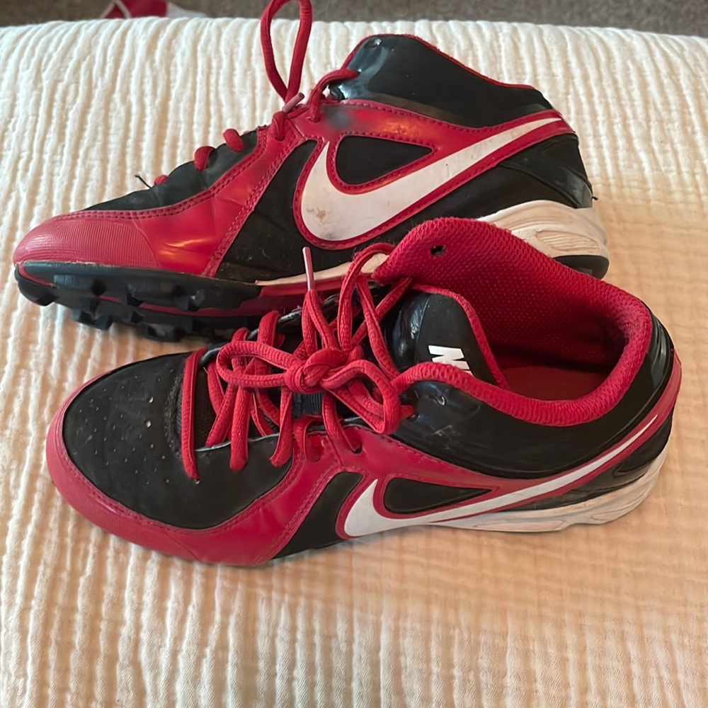 Nike kids cleats size 4